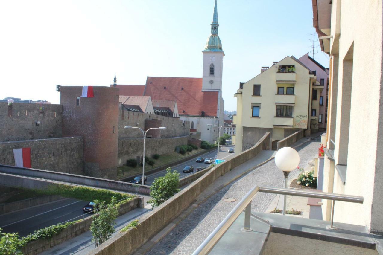 Nice Apartment In Old Town Bratislava Exterior foto
