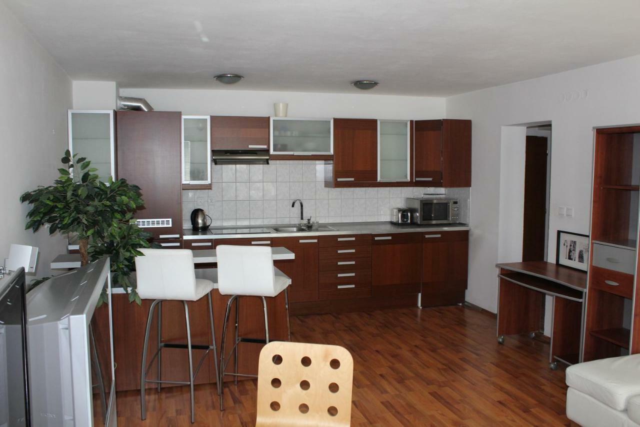 Nice Apartment In Old Town Bratislava Exterior foto